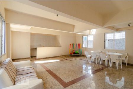Apartamento à venda com 230m², 3 quartos e 2 vagas Apartamento à venda com 230m², 3 quartos e 2 vagasÁrea comum - Salão de festas