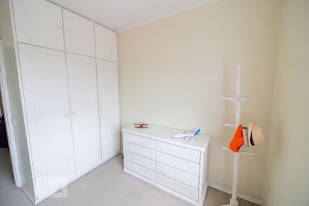 Casa à venda com 350m², 5 quartos e 3 vagas Casa à venda com 350m², 5 quartos e 3 vagasQuarto 2