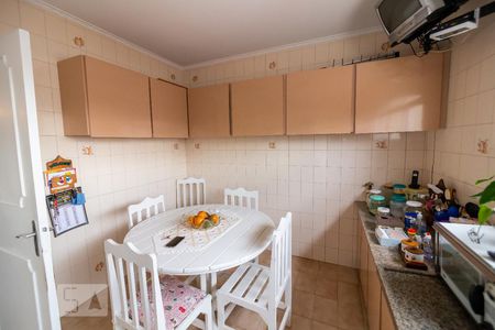 Casa à venda com 350m², 5 quartos e 3 vagas Casa à venda com 350m², 5 quartos e 3 vagasCozinha