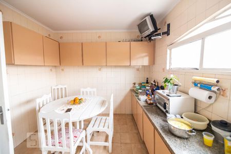 Casa à venda com 350m², 5 quartos e 3 vagas Casa à venda com 350m², 5 quartos e 3 vagasCozinha