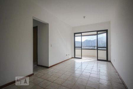 Sala de apartamento para alugar com 3 quartos, 115m² em Barra da Tijuca, Rio de Janeiro