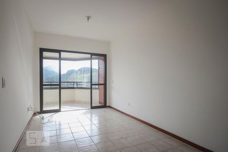 Sala de apartamento para alugar com 3 quartos, 115m² em Barra da Tijuca, Rio de Janeiro