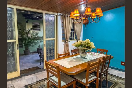 Casa à venda com 180m², 3 quartos e 2 vagasTerraço