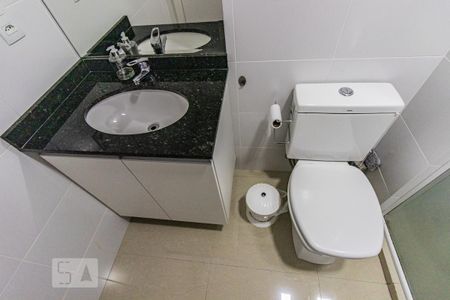 Studio para alugar com 33m², 1 quarto e sem vaga Studio para alugar com 33m², 1 quarto e sem vagaBanheiro da Suíte