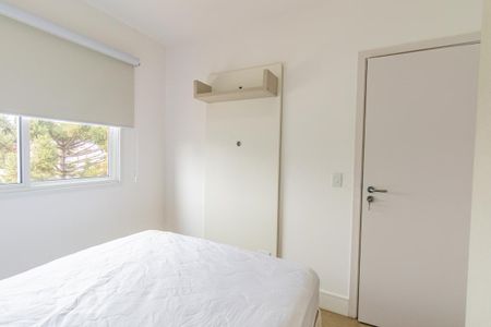 Quarto Suíte de kitnet/studio para alugar com 1 quarto, 33m² em Rebouças, Curitiba