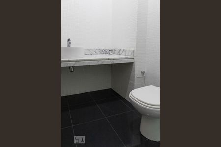 Apartamento para alugar com 350m², 3 quartos e 4 vagasBanheiro da suíte 3