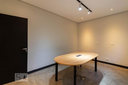 Casa à venda com 220m², 3 quartos e 2 vagas Casa à venda com 220m², 3 quartos e 2 vagasSala de Jantar / Sala de Reuniões