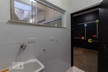Casa à venda com 220m², 3 quartos e 2 vagas Casa à venda com 220m², 3 quartos e 2 vagasÁrea de Serviço