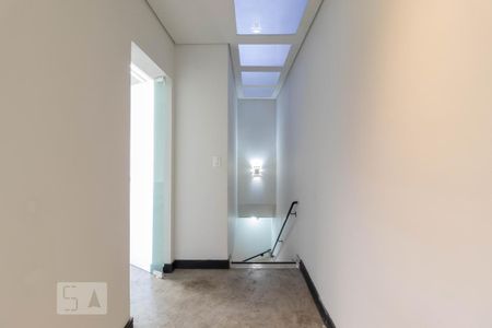 Casa à venda com 220m², 3 quartos e 2 vagas Casa à venda com 220m², 3 quartos e 2 vagasCorredor Andar Superior