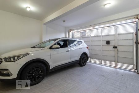 Casa à venda com 220m², 3 quartos e 2 vagas Casa à venda com 220m², 3 quartos e 2 vagasGaragem