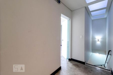 Casa à venda com 220m², 3 quartos e 2 vagas Casa à venda com 220m², 3 quartos e 2 vagasCorredor Andar Superior