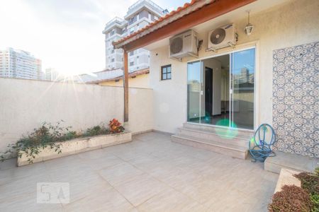Casa à venda com 220m², 3 quartos e 2 vagas Casa à venda com 220m², 3 quartos e 2 vagasVaranda da Suíte 3