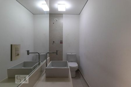 Casa à venda com 220m², 3 quartos e 2 vagas Casa à venda com 220m², 3 quartos e 2 vagasBanheiro da Suíte 2