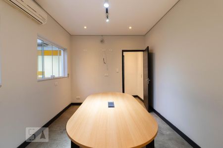 Casa à venda com 220m², 3 quartos e 2 vagas Casa à venda com 220m², 3 quartos e 2 vagasSala de Jantar / Sala de Reuniões