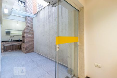 Casa à venda com 220m², 3 quartos e 2 vagas Casa à venda com 220m², 3 quartos e 2 vagasChurrasqueira