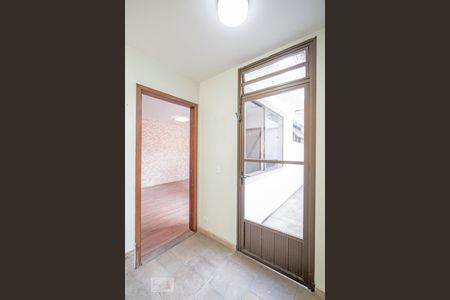 Hall de Entrada Social e de Serviço de casa para alugar com 2 quartos, 80m² em Jardim Petrópolis, São Paulo