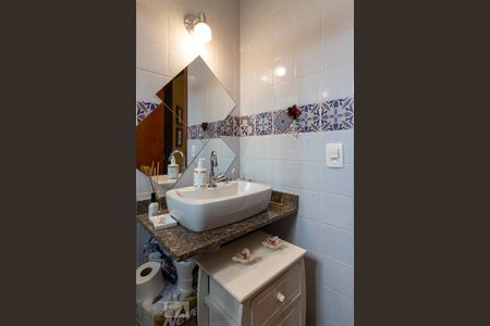 Casa à venda com 146m², 3 quartos e 2 vagasBanheiro