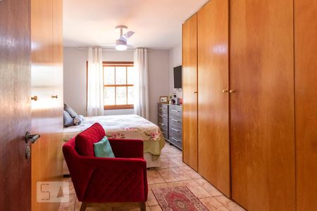 Casa à venda com 146m², 3 quartos e 2 vagasSuíte