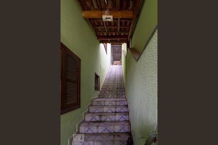 Casa à venda com 146m², 3 quartos e 2 vagasEscada do quintal