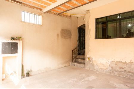 Casa à venda com 177m², 4 quartos e 2 vagas Casa à venda com 177m², 4 quartos e 2 vagasGaragem