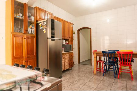 Casa à venda com 177m², 4 quartos e 2 vagas Casa à venda com 177m², 4 quartos e 2 vagasCozinha