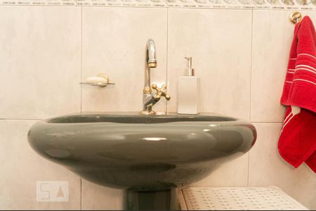 Casa à venda com 177m², 4 quartos e 2 vagas Casa à venda com 177m², 4 quartos e 2 vagasLavabo