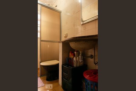 Casa à venda com 177m², 4 quartos e 2 vagas Casa à venda com 177m², 4 quartos e 2 vagasBanheiro Social