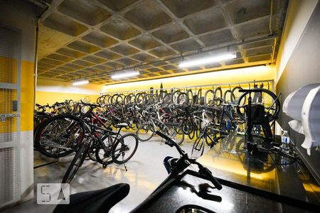 Studio para alugar com 35m², 1 quarto e 1 vaga Studio para alugar com 35m², 1 quarto e 1 vagaÁrea comum - Bicicletário