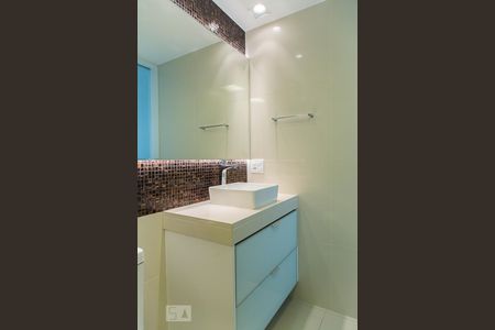 Studio para alugar com 35m², 1 quarto e 1 vaga Studio para alugar com 35m², 1 quarto e 1 vagaBanheiro