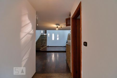Casa à venda com 250m², 3 quartos e 3 vagasSala