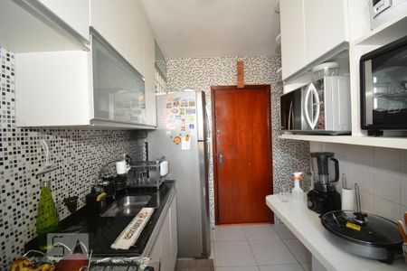 Apartamento à venda com 85m², 3 quartos e 2 vagasCozinha e Área de Serviço