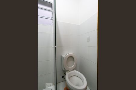 Banheiro da suíte de apartamento para alugar com 1 quarto, 40m² em Vila Ramos, São Paulo