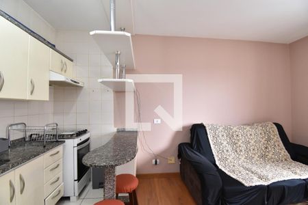 Sala/Cozinha de kitnet/studio para alugar com 1 quarto, 34m² em Centro, Curitiba
