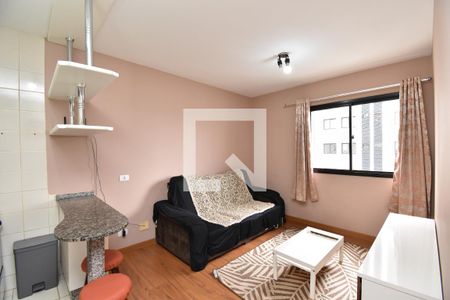 Sala/Cozinha de kitnet/studio para alugar com 1 quarto, 34m² em Centro, Curitiba