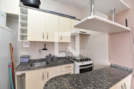 Sala/Cozinha de kitnet/studio para alugar com 1 quarto, 34m² em Centro, Curitiba