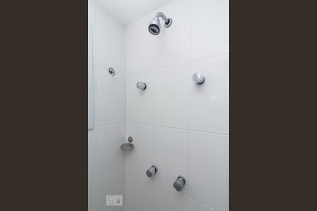 Apartamento para alugar com 68m², 2 quartos e 1 vagaDetalhe banheiro da suíte