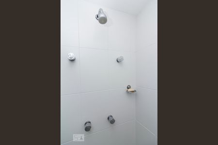 Apartamento para alugar com 68m², 2 quartos e 1 vagaDetalhe banheiro do corredor