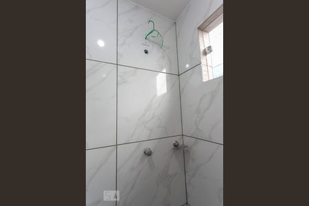 Banheiro de kitnet/studio para alugar com 1 quarto, 15m² em Concórdia, Belo Horizonte