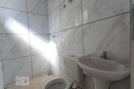 Banheiro de kitnet/studio para alugar com 1 quarto, 36m² em Concórdia, Belo Horizonte