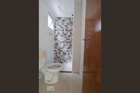 Banheiro de apartamento para alugar com 2 quartos, 47m² em Vila Invernada, São Paulo