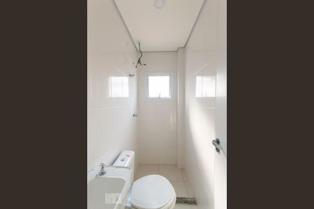 Banheiro de kitnet/studio para alugar com 1 quarto, 15m² em Rudge Ramos, São Bernardo do Campo