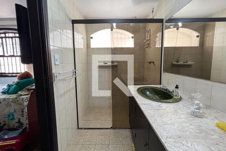 Casa à venda com 230m², 3 quartos e 3 vagasBanheiro do Quarto 2