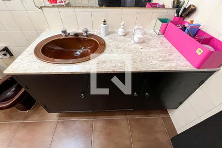 Casa à venda com 230m², 3 quartos e 3 vagasBanheiro do Quarto 1