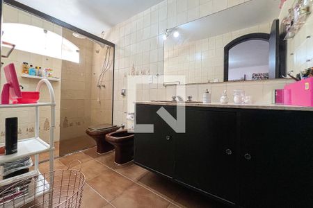 Casa à venda com 230m², 3 quartos e 3 vagasBanheiro do Quarto 1