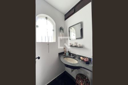 Casa à venda com 230m², 3 quartos e 3 vagasLavabo