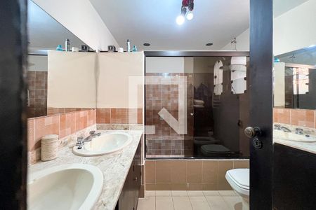 Casa à venda com 230m², 3 quartos e 3 vagasBanheiro do Quarto 3