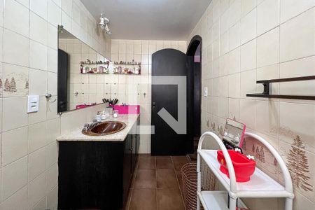 Casa à venda com 230m², 3 quartos e 3 vagasBanheiro do Quarto 1