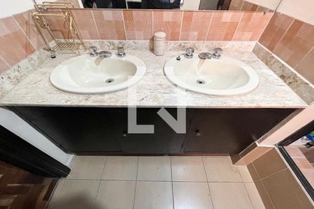 Casa à venda com 230m², 3 quartos e 3 vagasBanheiro do Quarto 3