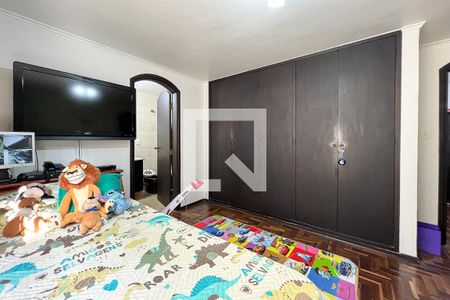 Casa à venda com 230m², 3 quartos e 3 vagasQuarto 2- Suíte