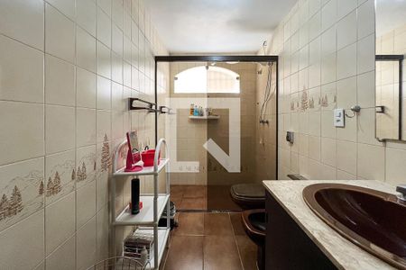 Casa à venda com 230m², 3 quartos e 3 vagasBanheiro do Quarto 1